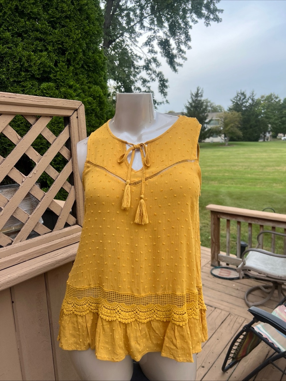UMGEE Yellow Lace Tassel Tie-Front V-Neck Sleeveless Tank Top Size M/L Oversized